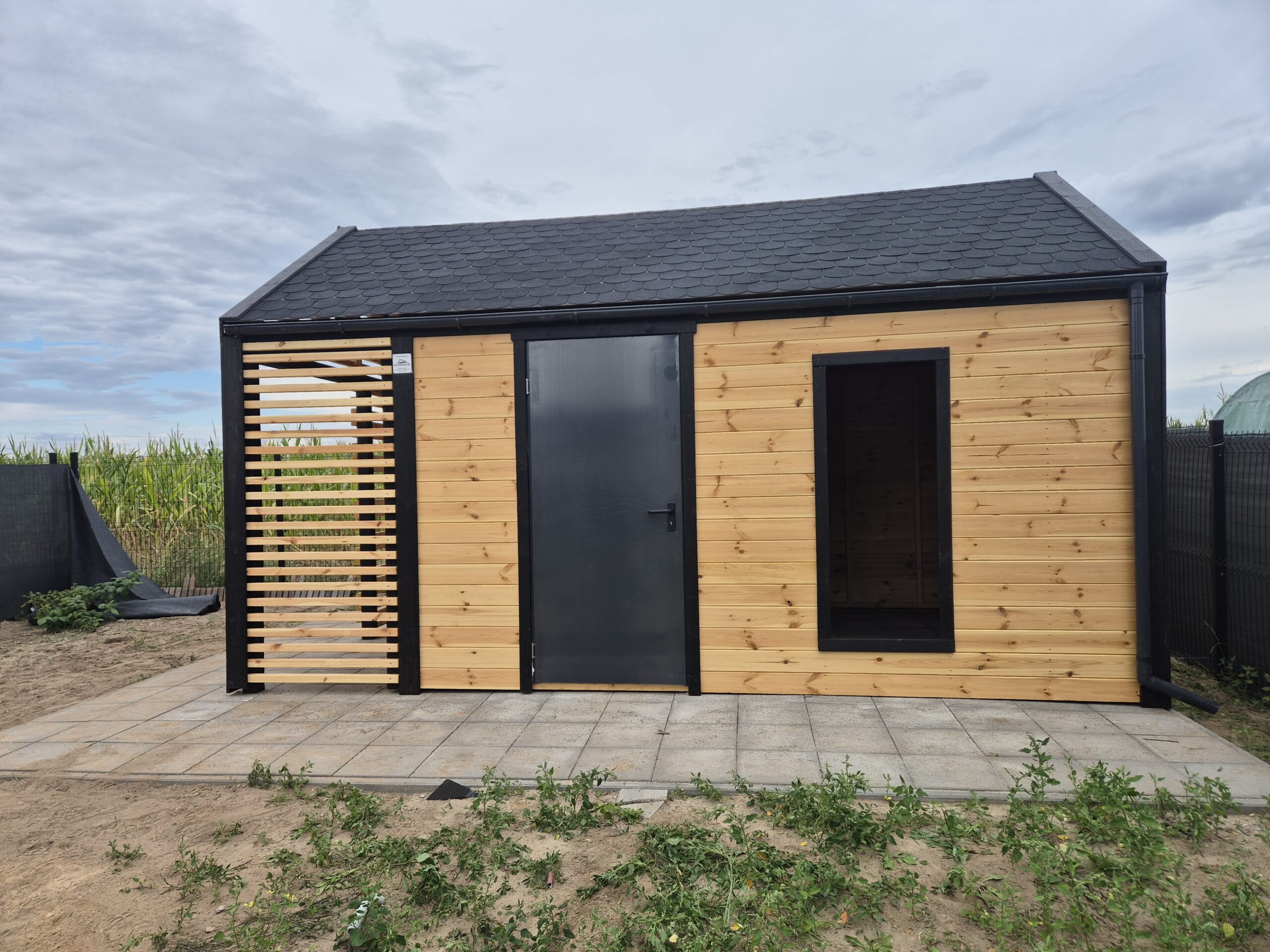 DOMEK NARZĘDZIOWY DB20 5×3 m Z DREWUTNIĄ — ujęcie 2